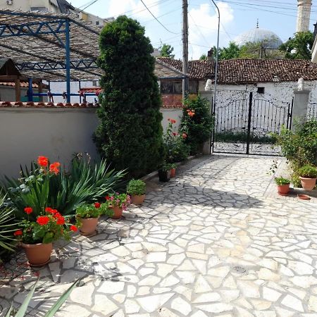 Oda Guest House Korce Exterior foto